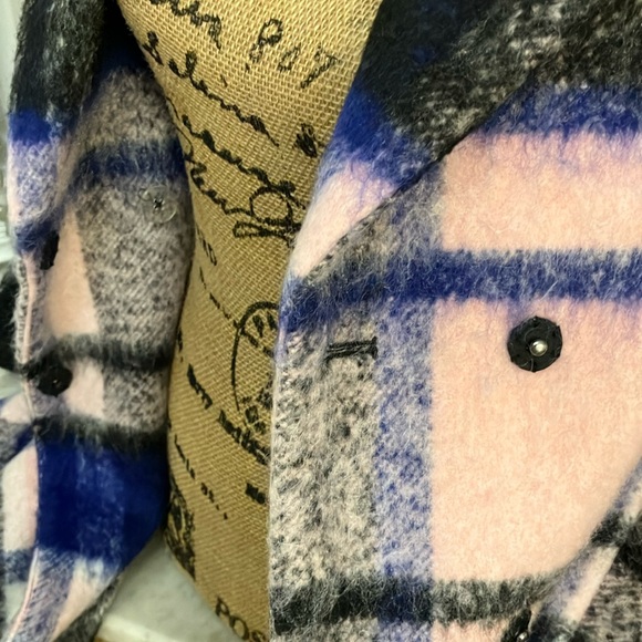 Elle Blue and Pink Blazer with Plaid Design So Warm And Cozy For All Occasions! - Picture 9 of 9